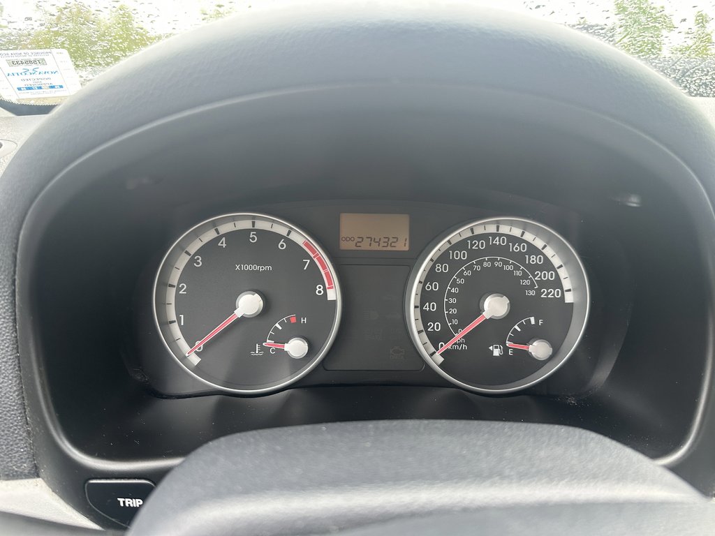 2008 Hyundai Accent L in Hebbville, Nova Scotia - 11 - w1024h768px
