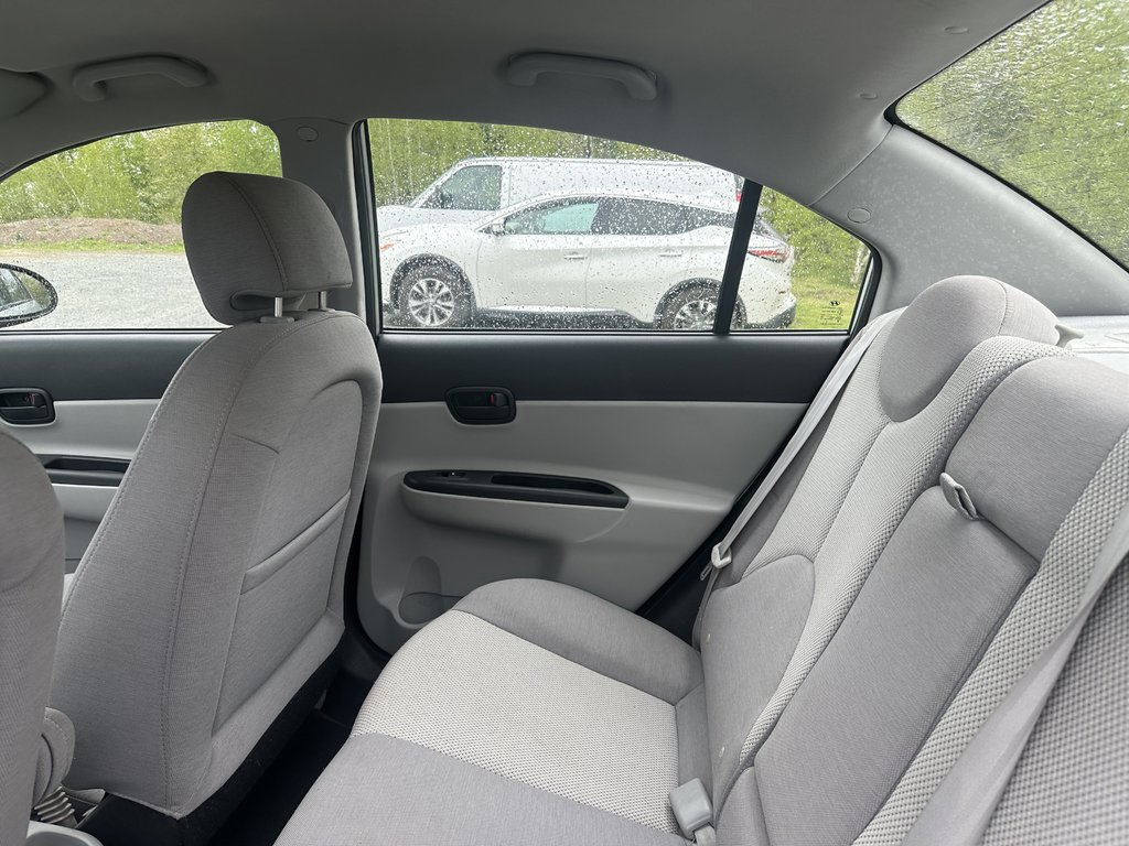 2008 Hyundai Accent L in Hebbville, Nova Scotia - 18 - w1024h768px