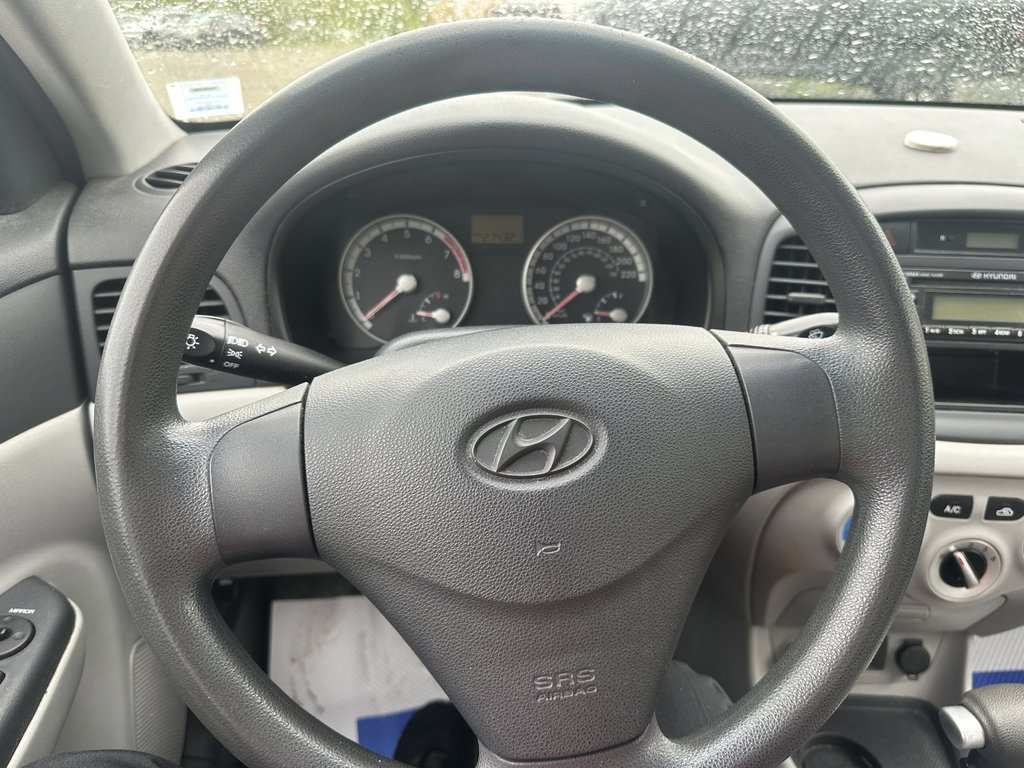 2008 Hyundai Accent L in Hebbville, Nova Scotia - 12 - w1024h768px
