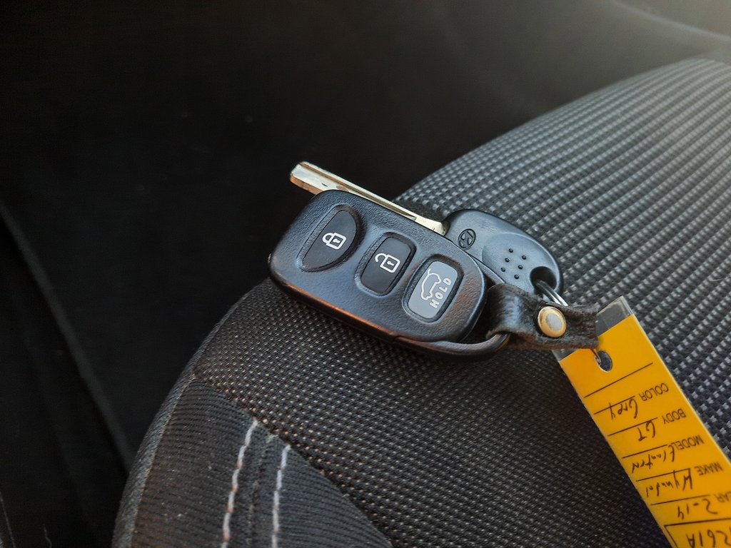 2014 Hyundai Elantra GT GL in Hebbville, Nova Scotia - 26 - w1024h768px