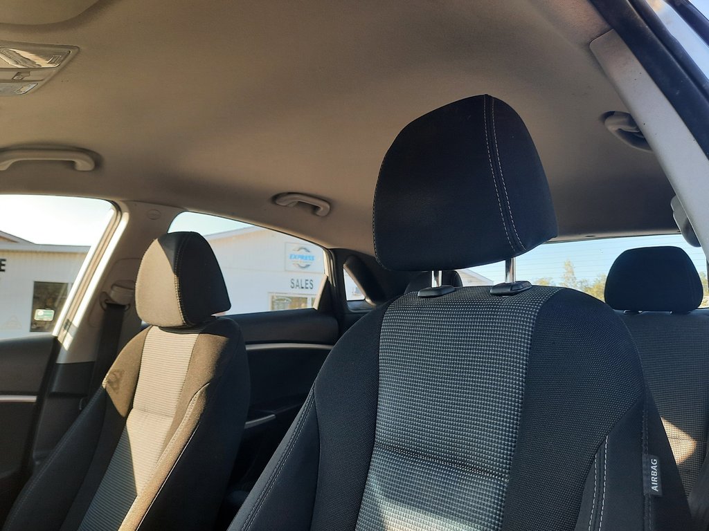 2014 Hyundai Elantra GT GL in Hebbville, Nova Scotia - 3 - w1024h768px