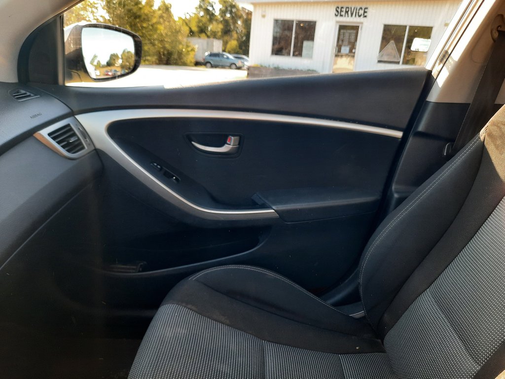 2014 Hyundai Elantra GT GL in Hebbville, Nova Scotia - 19 - w1024h768px