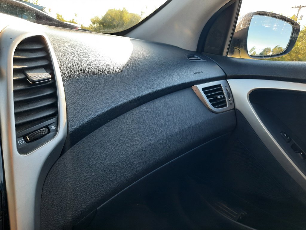 2014 Hyundai Elantra GT GL in Hebbville, Nova Scotia - 18 - w1024h768px