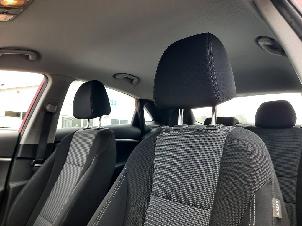 2016 Hyundai Elantra GT L in Hebbville, Nova Scotia - 4 - w1024h768px