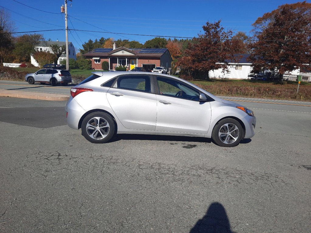 2017  Elantra GT SE in Hebbville, Nova Scotia - 6 - w1024h768px