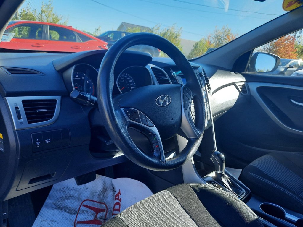 2017  Elantra GT SE in Hebbville, Nova Scotia - 2 - w1024h768px