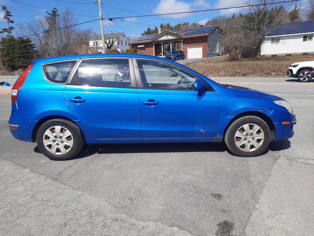 2011 Hyundai Elantra Touring GL in Hebbville, Nova Scotia - 4 - w1024h768px