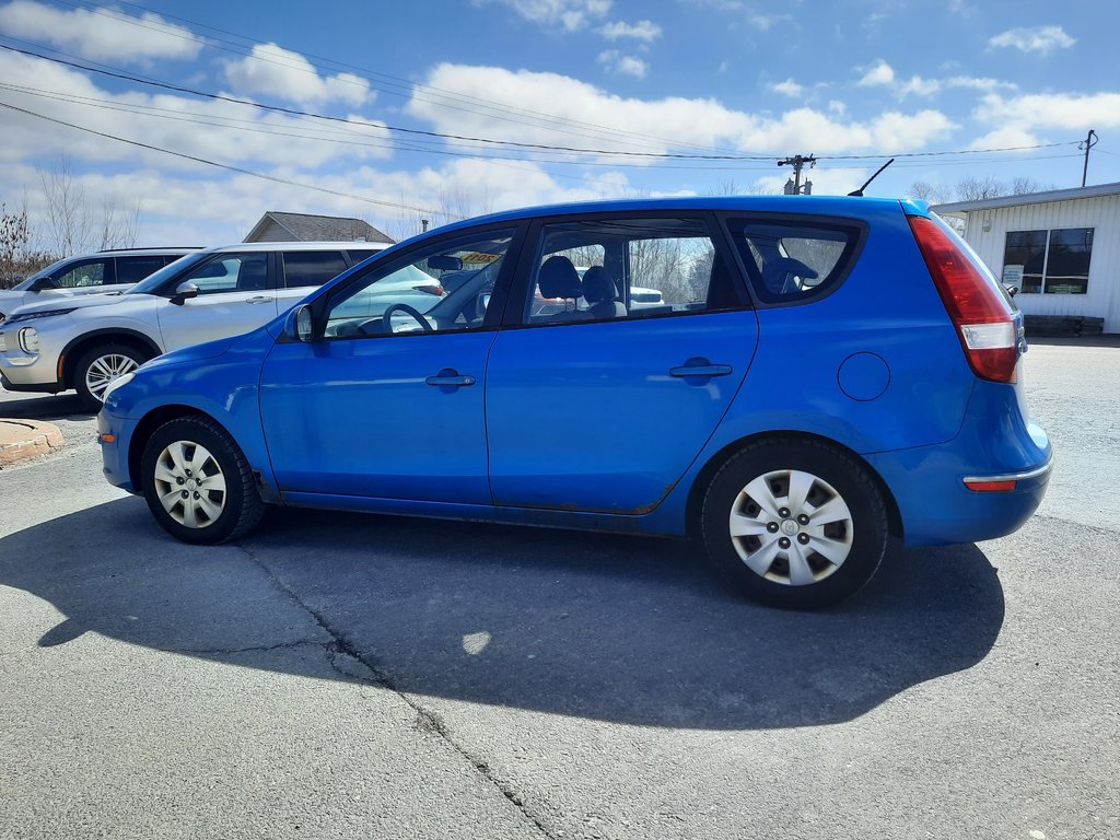 2011 Hyundai Elantra Touring GL in Hebbville, Nova Scotia - 7 - w1024h768px