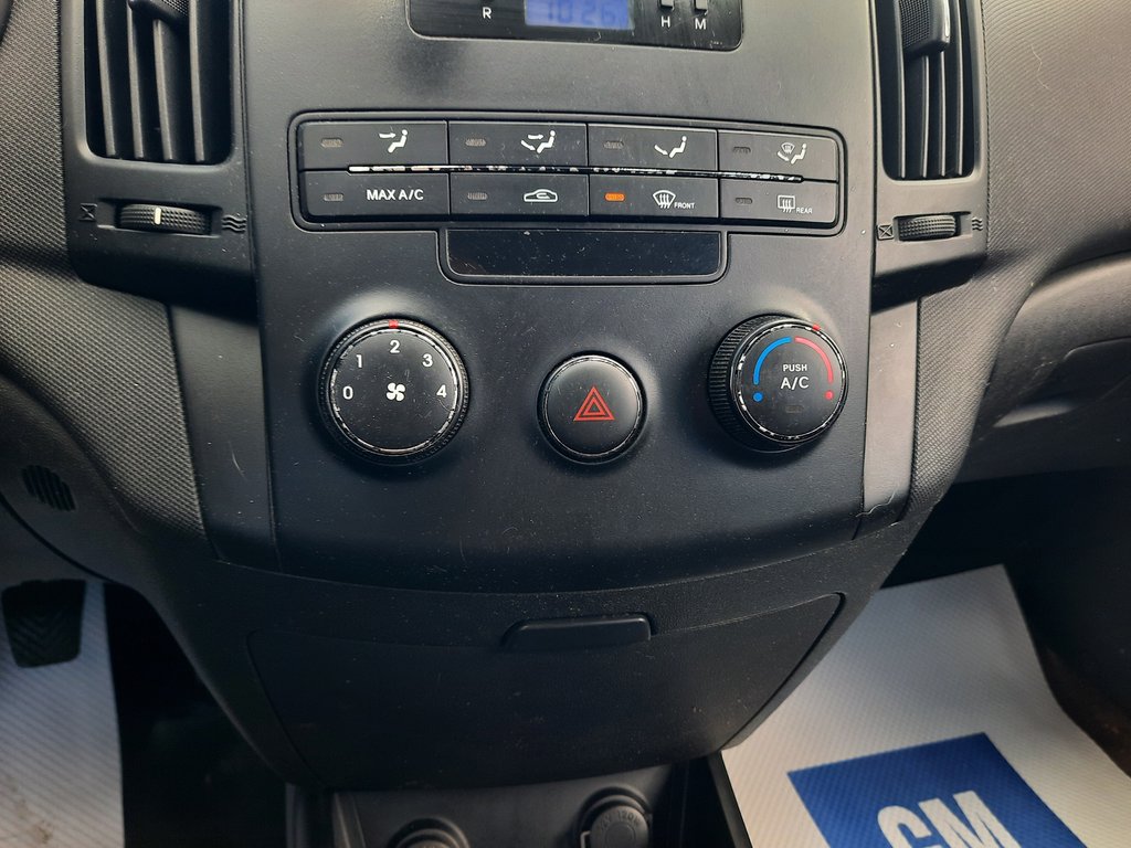 2011 Hyundai Elantra Touring GL in Hebbville, Nova Scotia - 16 - w1024h768px