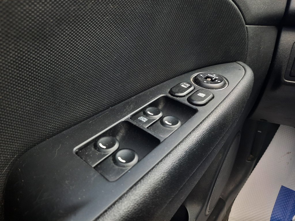 2011 Hyundai Elantra Touring GL in Hebbville, Nova Scotia - 11 - w1024h768px