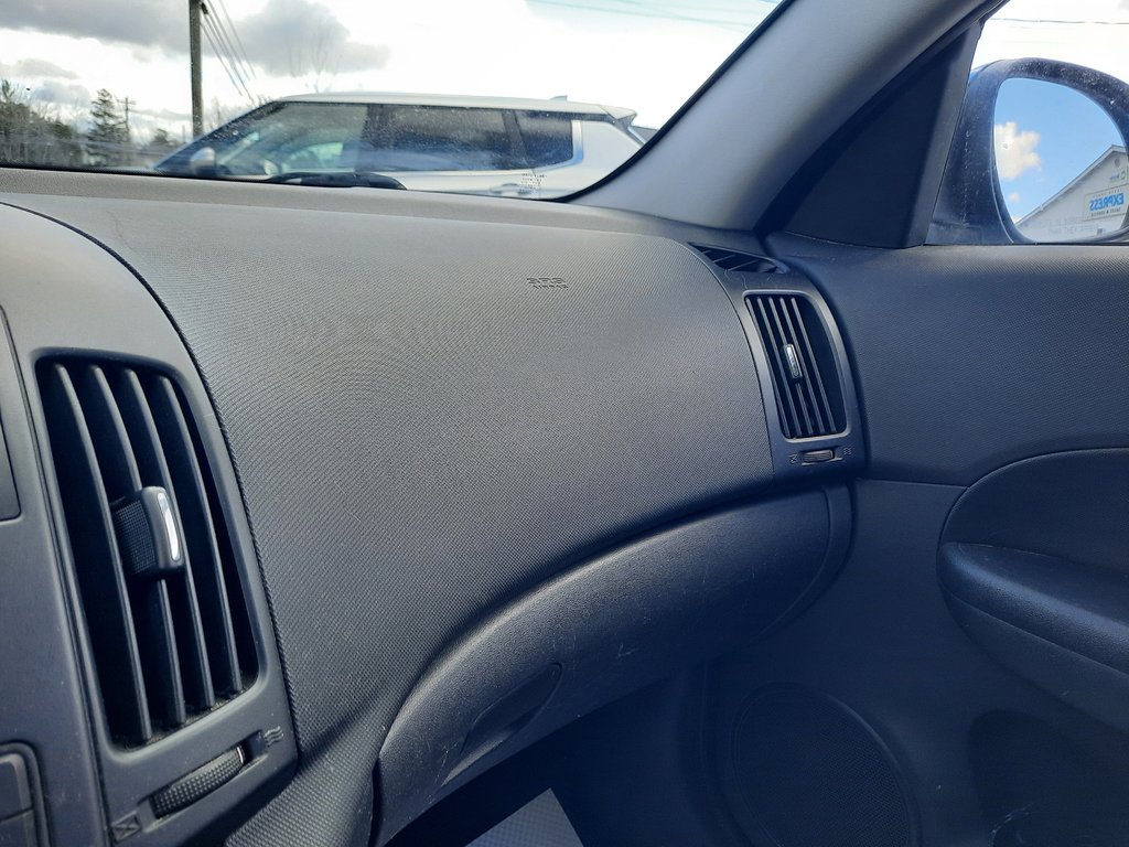 2011 Hyundai Elantra Touring GL in Hebbville, Nova Scotia - 19 - w1024h768px
