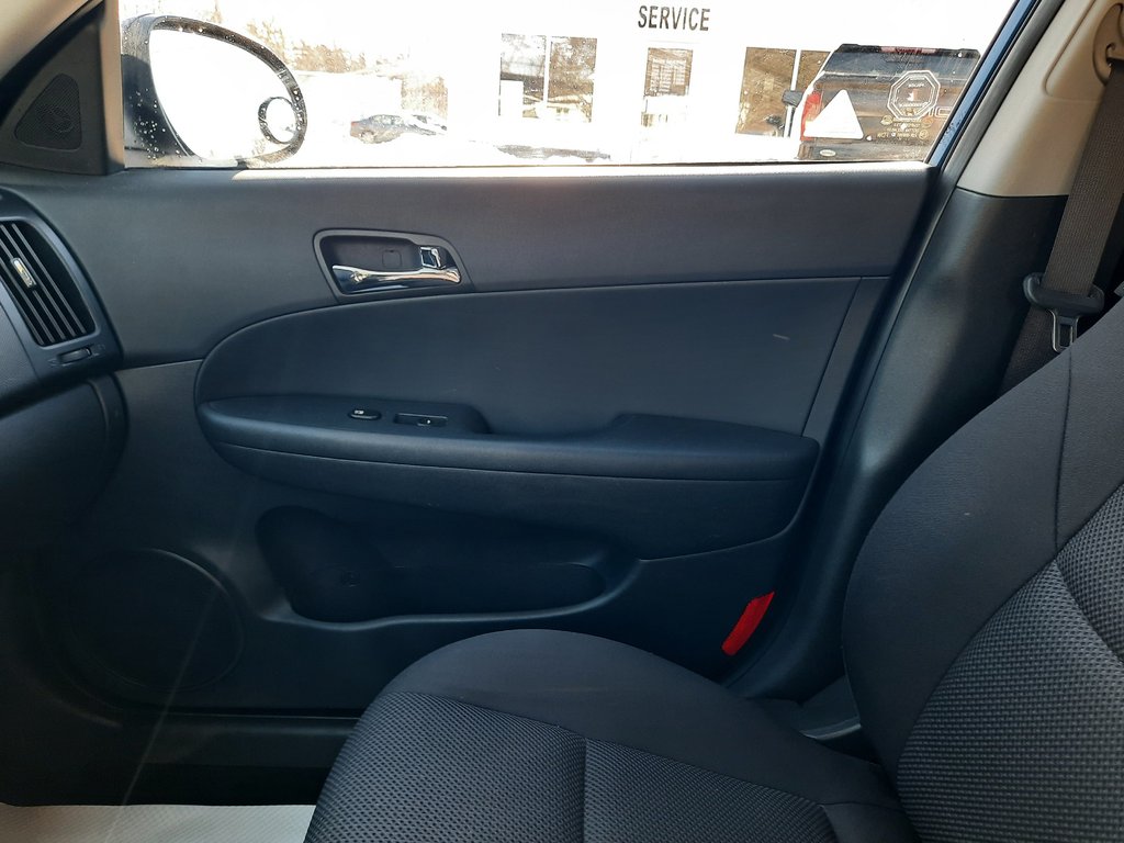 2012 Hyundai Elantra Touring GLS in Hebbville, Nova Scotia - 22 - w1024h768px