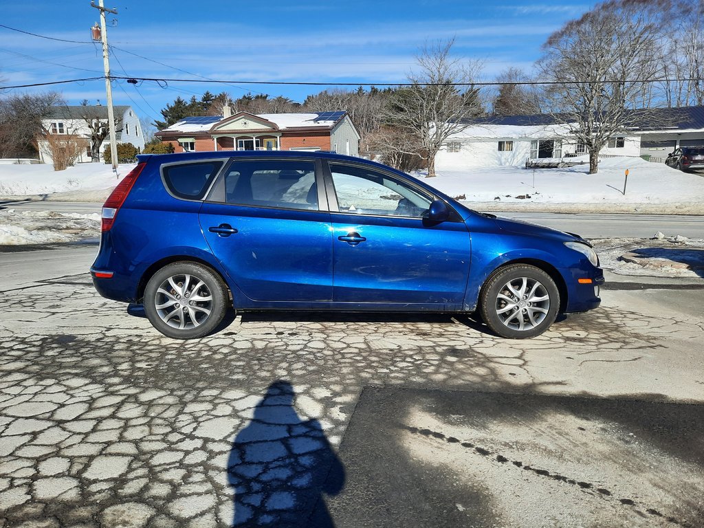 2012 Hyundai Elantra Touring GLS in Hebbville, Nova Scotia - 6 - w1024h768px