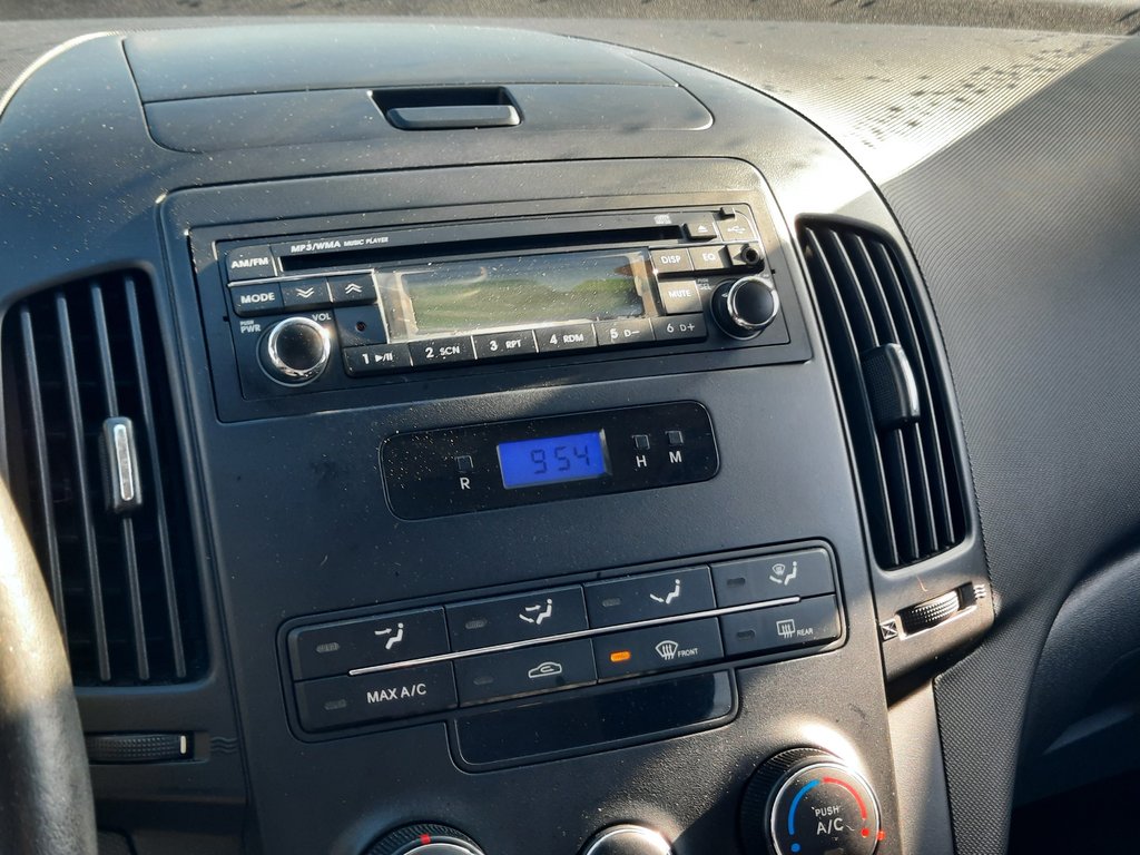 2012 Hyundai Elantra Touring GLS in Hebbville, Nova Scotia - 16 - w1024h768px