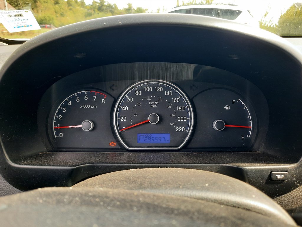 2009 Hyundai Elantra L in Hebbville, Nova Scotia - 12 - w1024h768px