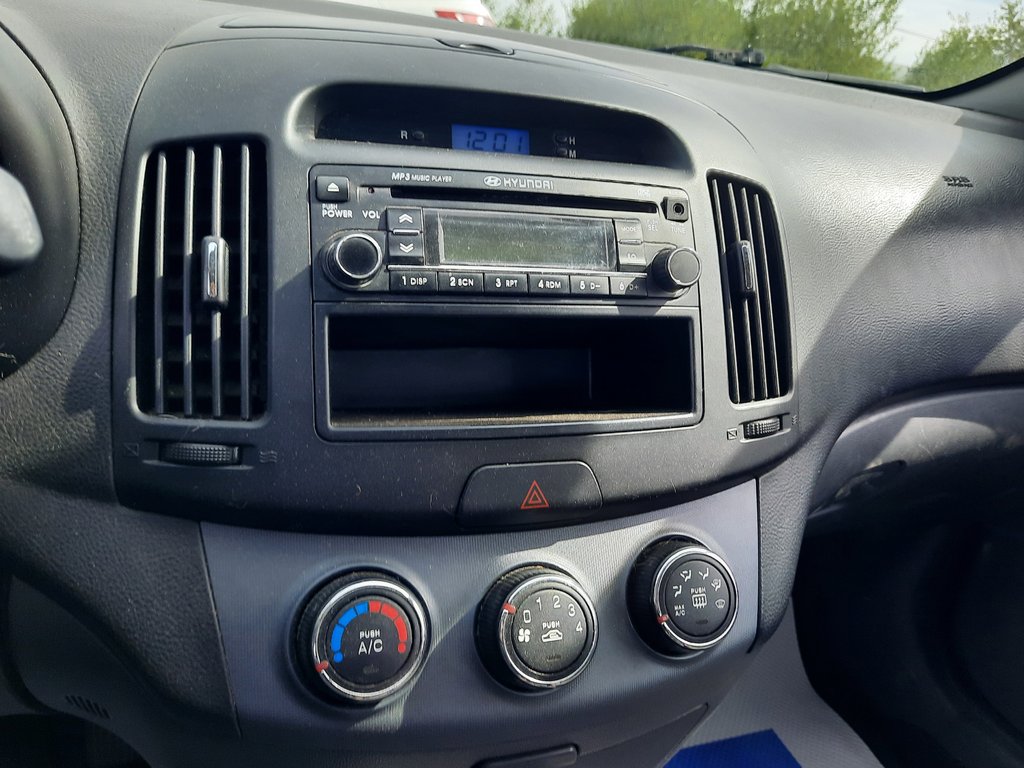 2009 Hyundai Elantra L in Hebbville, Nova Scotia - 13 - w1024h768px