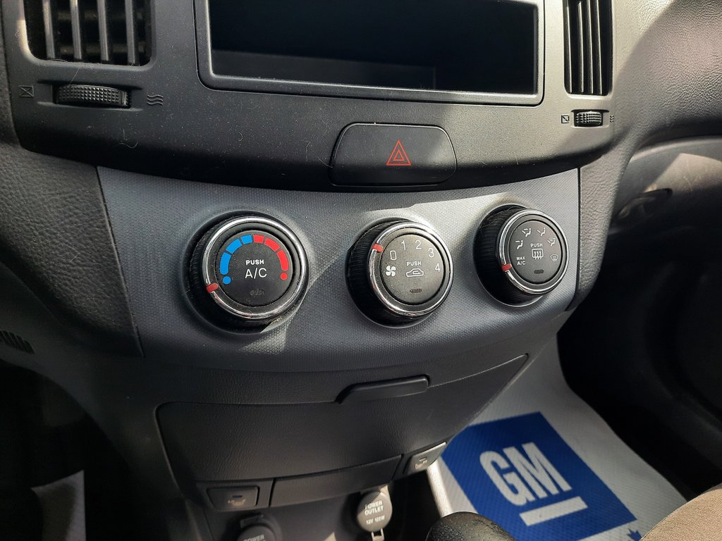 2009 Hyundai Elantra L in Hebbville, Nova Scotia - 14 - w1024h768px