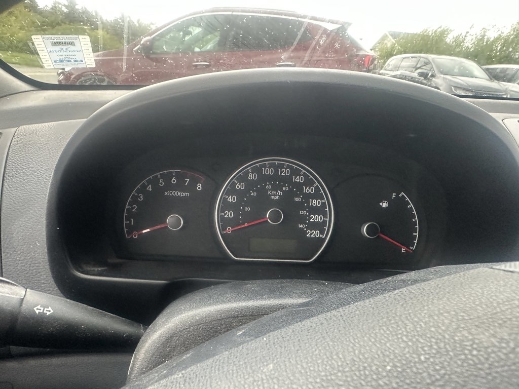 2009 Hyundai Elantra L in Hebbville, Nova Scotia - 13 - w1024h768px