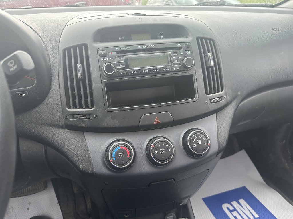 2009 Hyundai Elantra L in Hebbville, Nova Scotia - 15 - w1024h768px