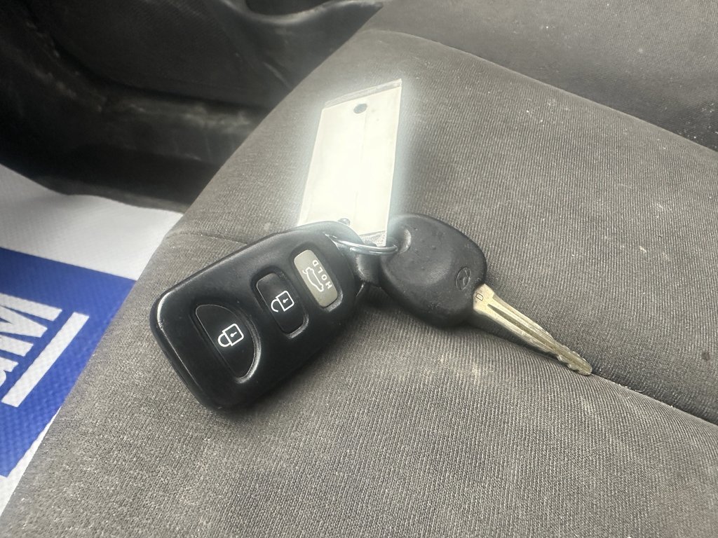2009 Hyundai Elantra L in Hebbville, Nova Scotia - 24 - w1024h768px