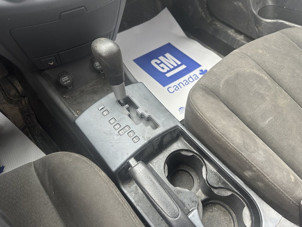 2009 Hyundai Elantra L in Hebbville, Nova Scotia - 16 - w1024h768px