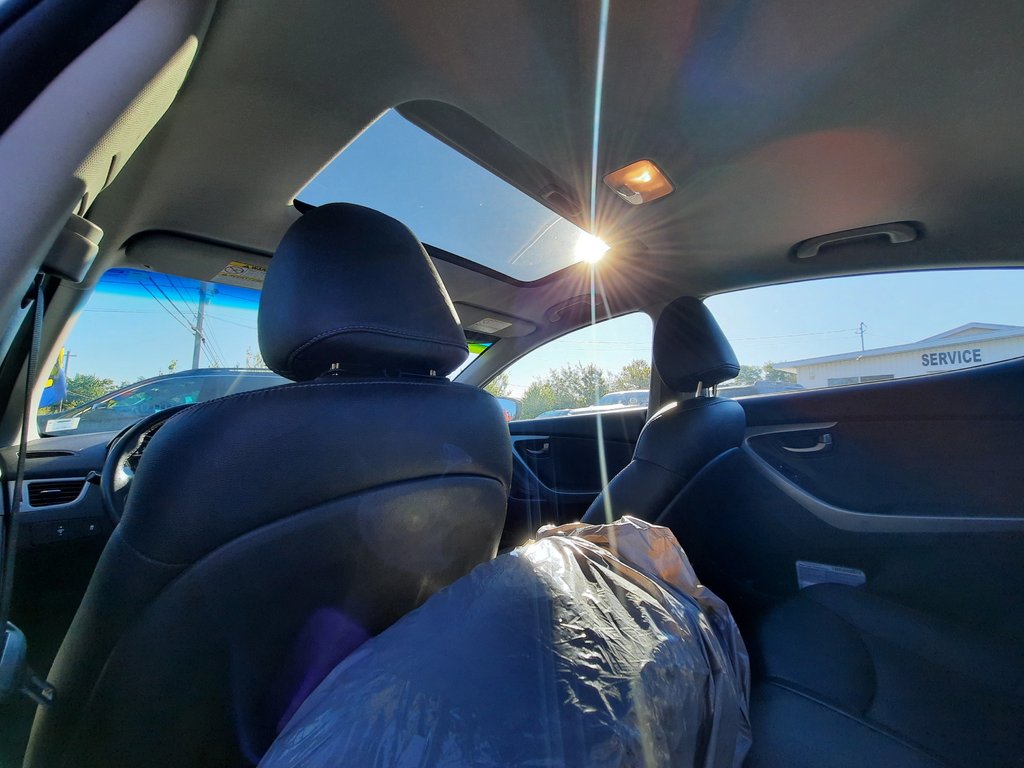2011 Hyundai Elantra Limited w/Nav in Hebbville, Nova Scotia - 26 - w1024h768px