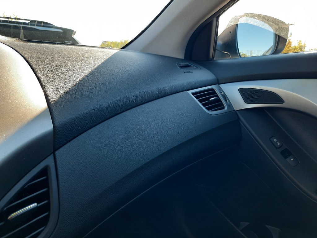 2011 Hyundai Elantra Limited w/Nav in Hebbville, Nova Scotia - 20 - w1024h768px