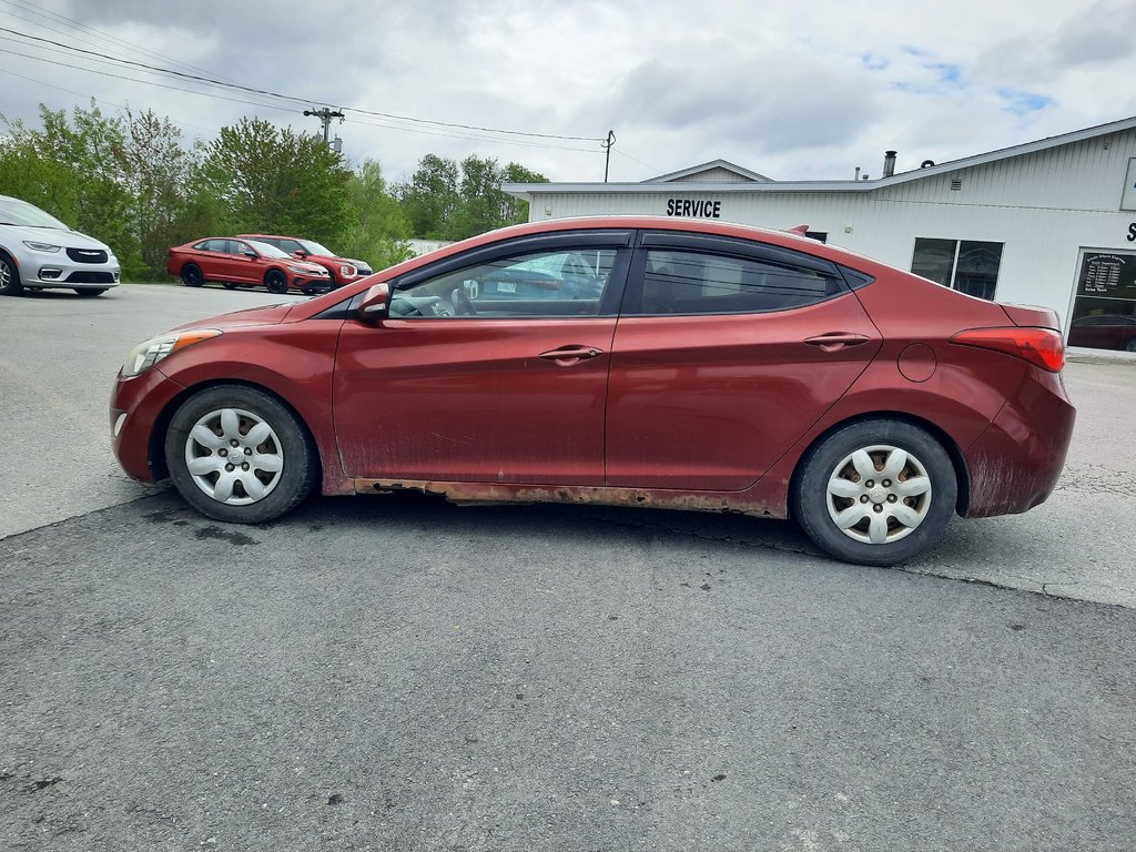 2011 Hyundai Elantra Limited in Hebbville, Nova Scotia - 6 - w1024h768px