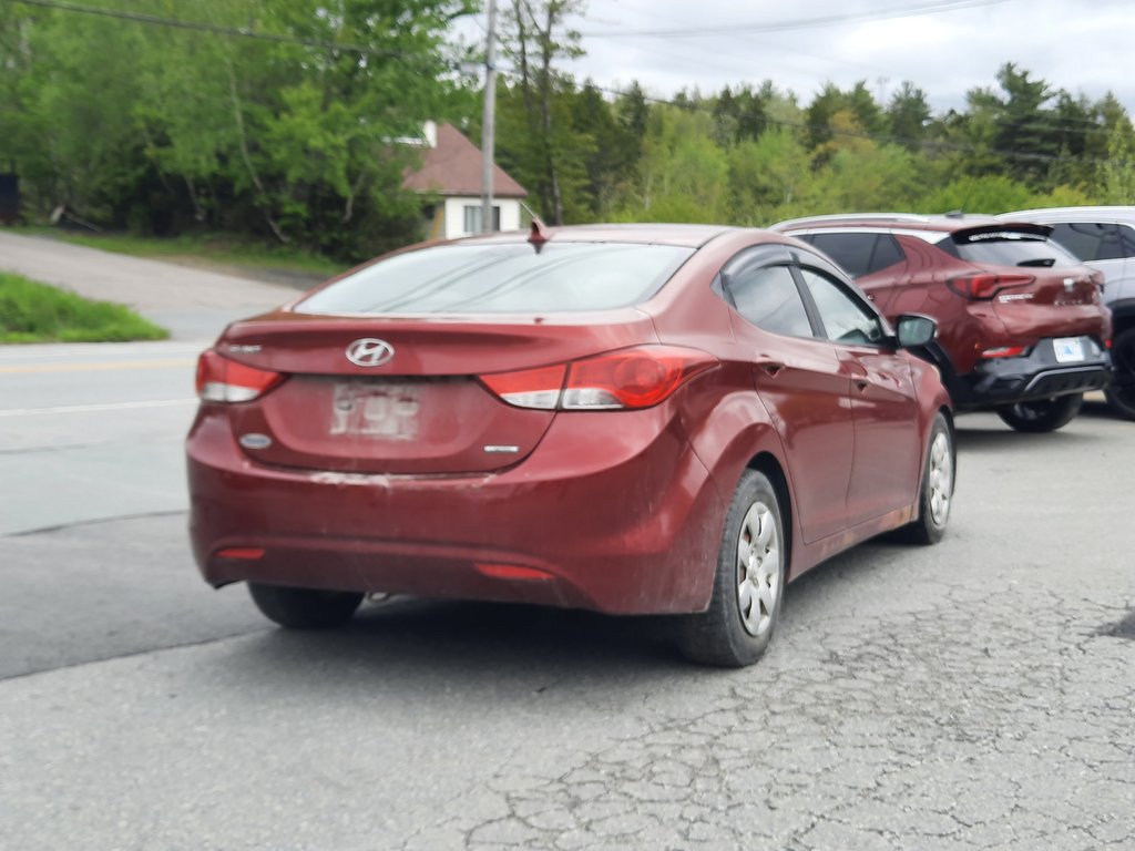 2011 Hyundai Elantra Limited in Hebbville, Nova Scotia - 4 - w1024h768px