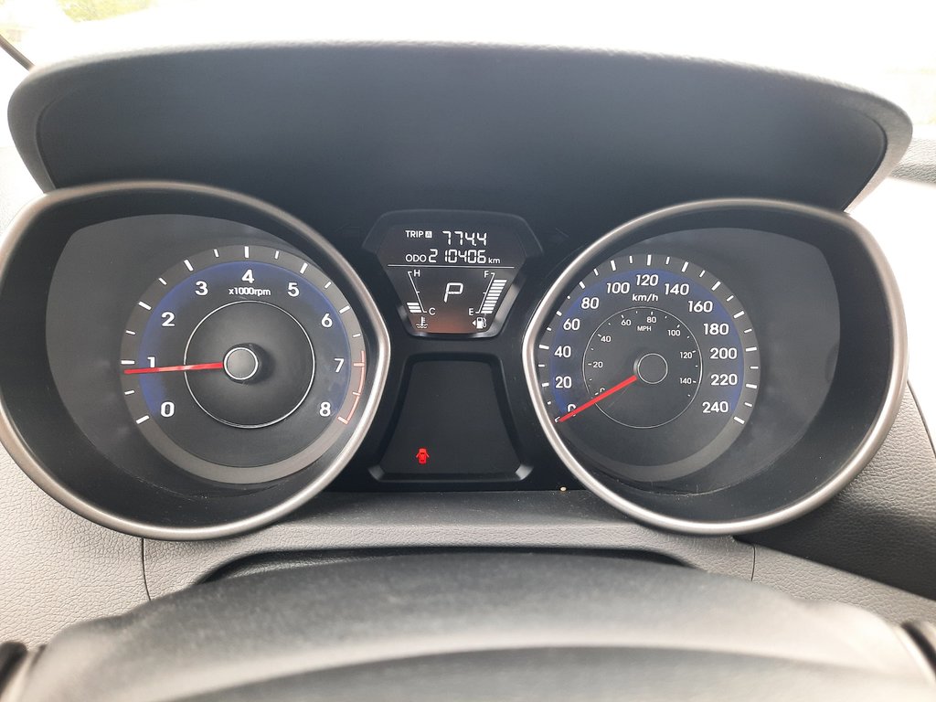 2012 Hyundai Elantra GL in Hebbville, Nova Scotia - 16 - w1024h768px