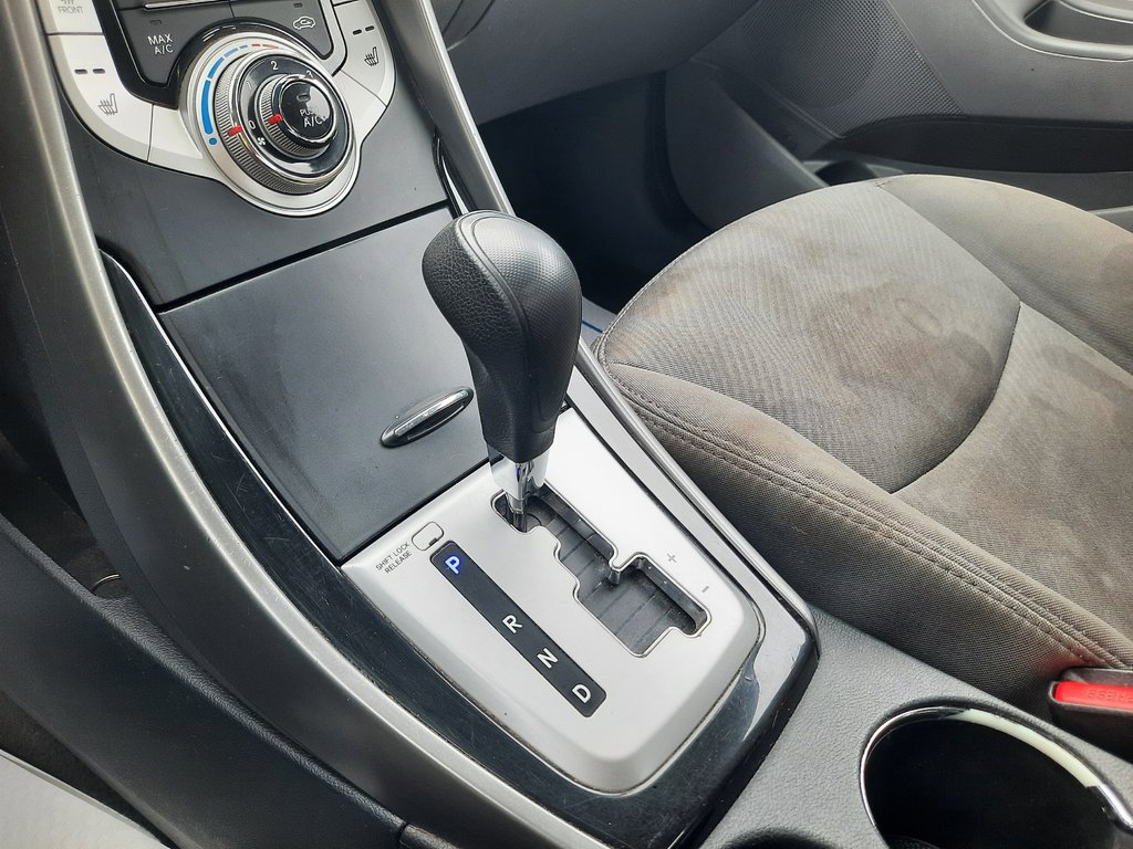 2012 Hyundai Elantra GL in Hebbville, Nova Scotia - 19 - w1024h768px