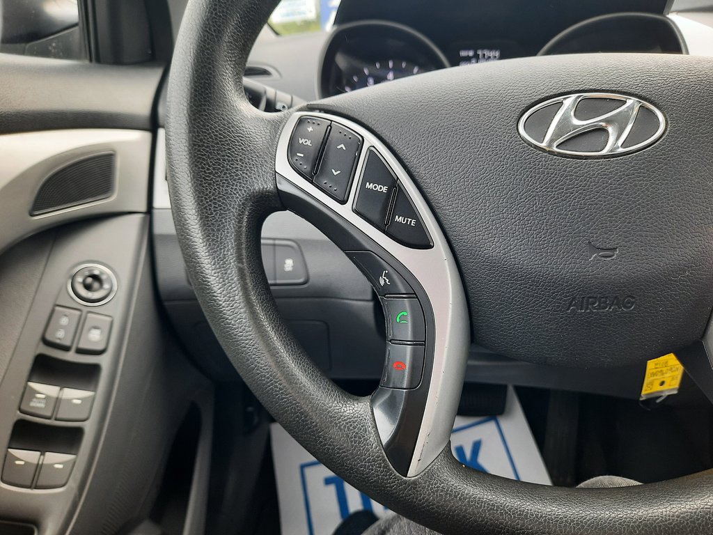 2012 Hyundai Elantra GL in Hebbville, Nova Scotia - 13 - w1024h768px