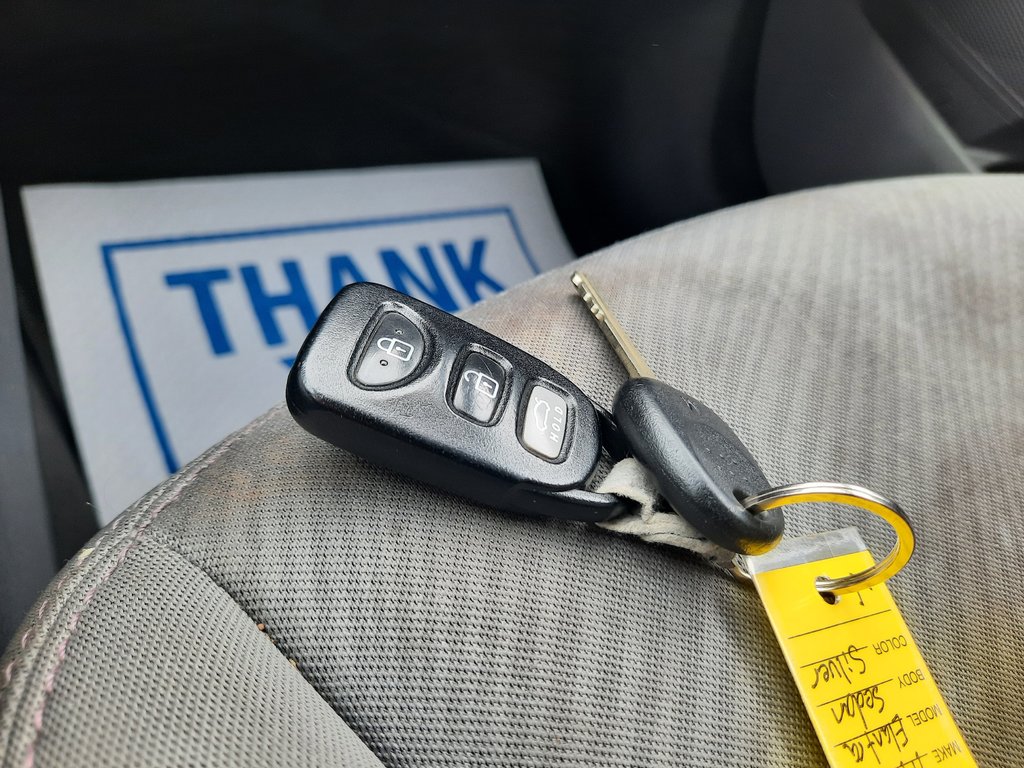 2012 Hyundai Elantra GL in Hebbville, Nova Scotia - 29 - w1024h768px