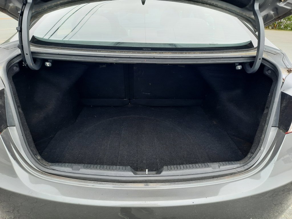 2012 Hyundai Elantra GL in Hebbville, Nova Scotia - 9 - w1024h768px