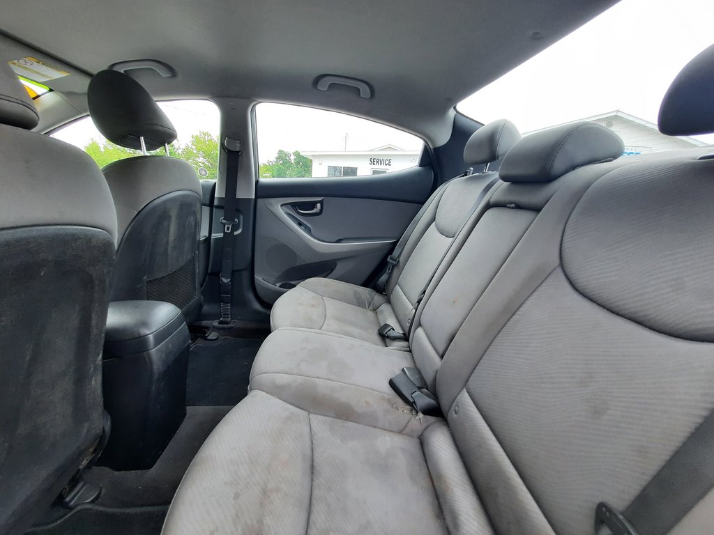 2012 Hyundai Elantra GL in Hebbville, Nova Scotia - 26 - w1024h768px