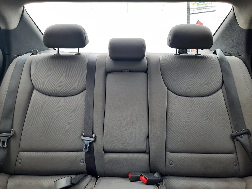 2012 Hyundai Elantra GL in Hebbville, Nova Scotia - 24 - w1024h768px