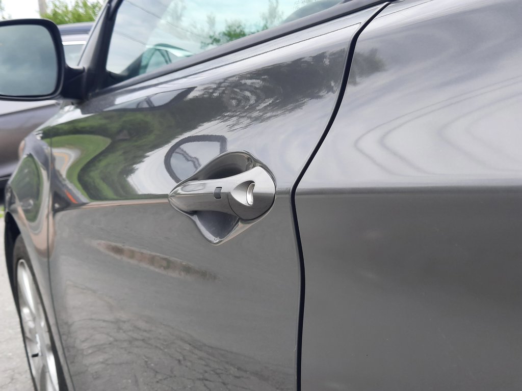 2012 Hyundai Elantra Limited w/Navi in Hebbville, Nova Scotia - 9 - w1024h768px