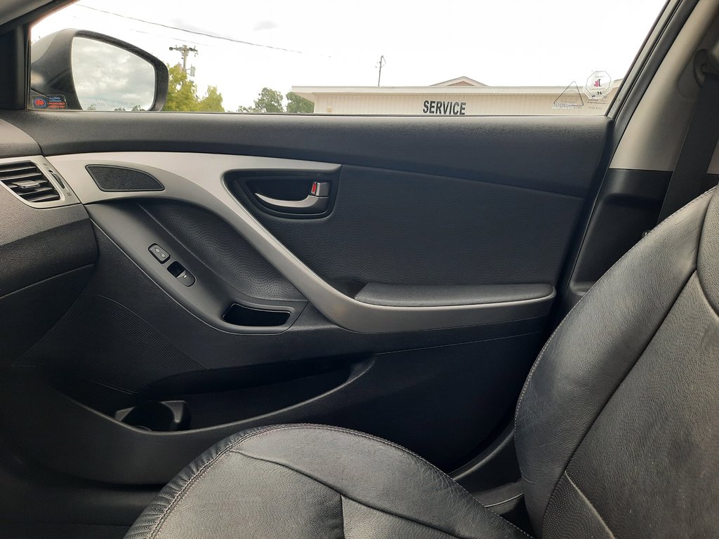 2012 Hyundai Elantra Limited w/Navi in Hebbville, Nova Scotia - 22 - w1024h768px