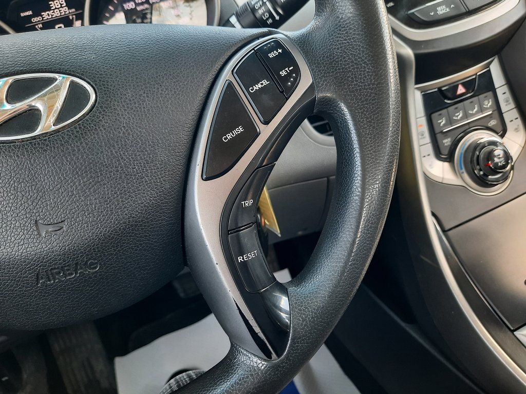 2013 Hyundai Elantra GL in Hebbville, Nova Scotia - 13 - w1024h768px