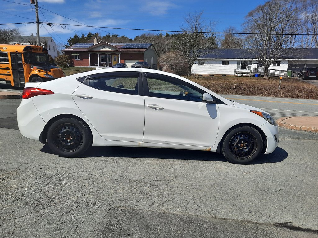 2013 Hyundai Elantra GL in Hebbville, Nova Scotia - 6 - w1024h768px
