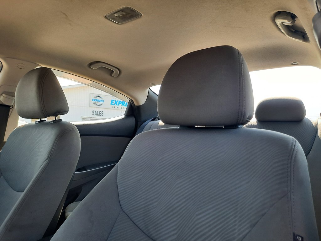 2013 Hyundai Elantra GL in Hebbville, Nova Scotia - 4 - w1024h768px