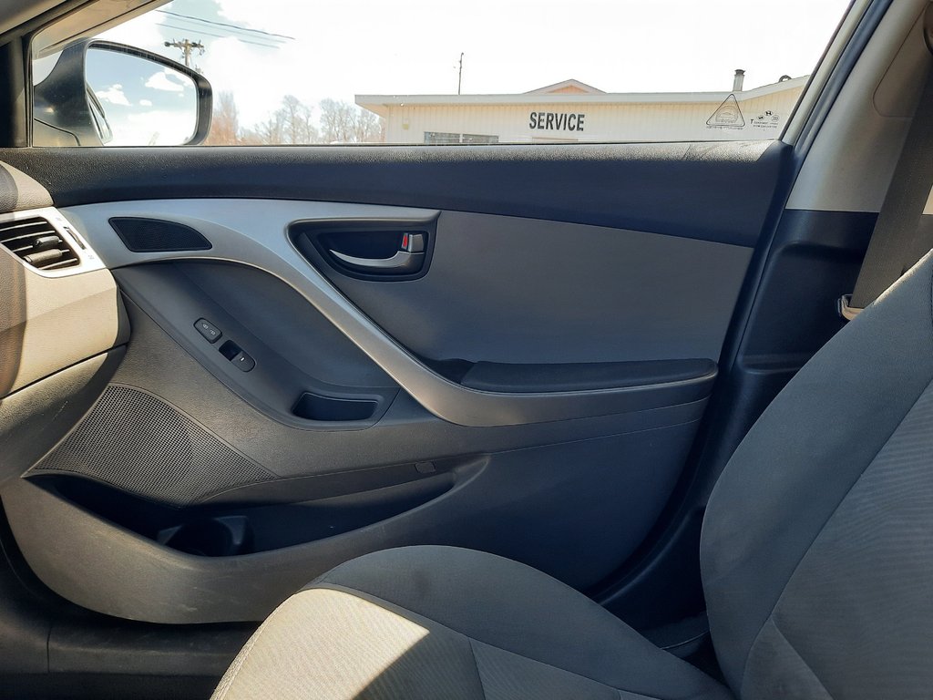 2013 Hyundai Elantra GL in Hebbville, Nova Scotia - 21 - w1024h768px
