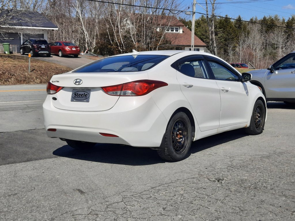2013 Hyundai Elantra GL in Hebbville, Nova Scotia - 7 - w1024h768px