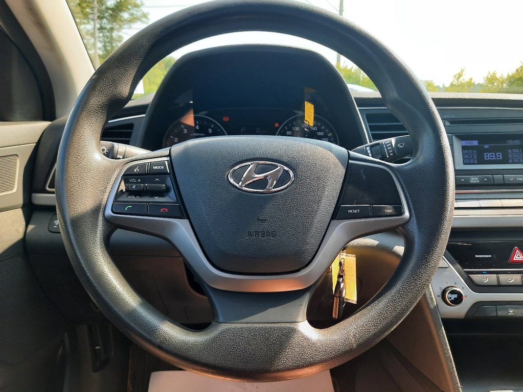 2018  Elantra LE in Hebbville, Nova Scotia - 15 - w1024h768px