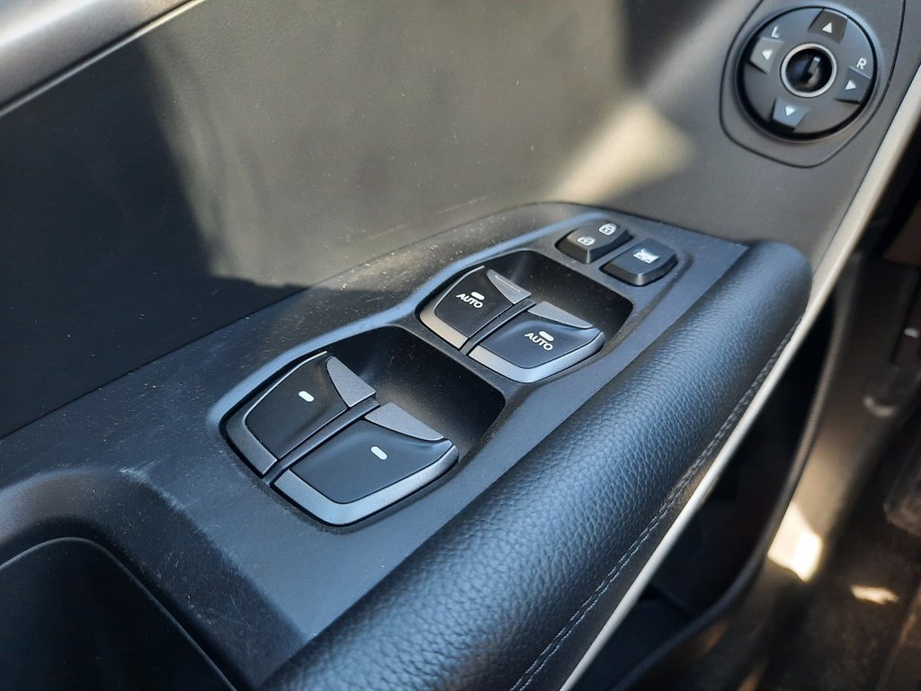2016 Hyundai Santa Fe Sport Luxury in Hebbville, Nova Scotia - 12 - w1024h768px