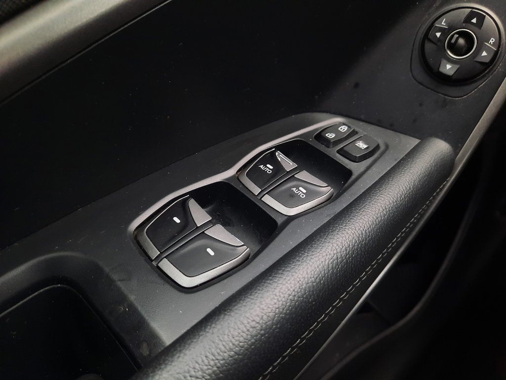 2017 Hyundai Santa Fe Sport SE in Hebbville, Nova Scotia - 12 - w1024h768px