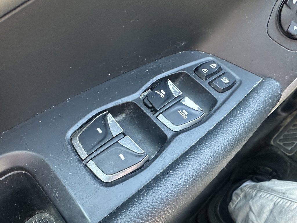 2017 Hyundai Santa Fe Sport Limited in Hebbville, Nova Scotia - 9 - w1024h768px
