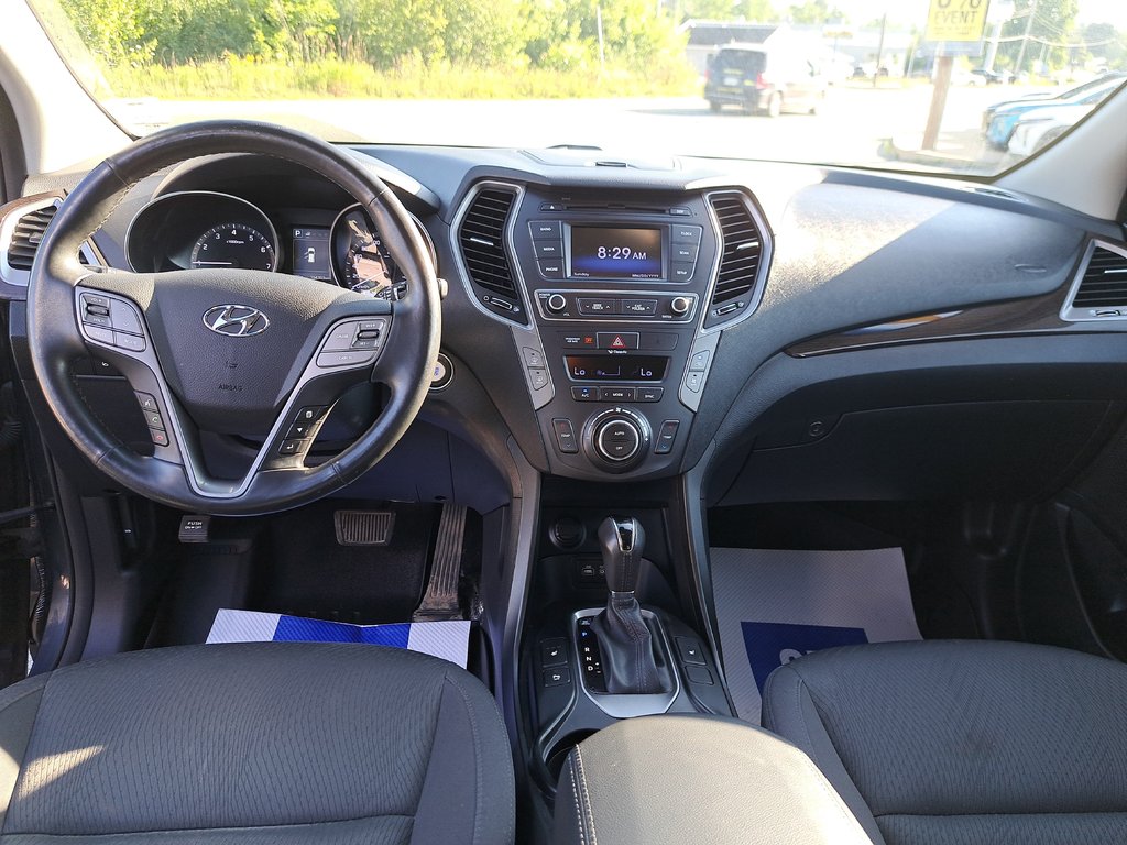 2017 Hyundai Santa Fe XL Premium in Hebbville, Nova Scotia - 12 - w1024h768px