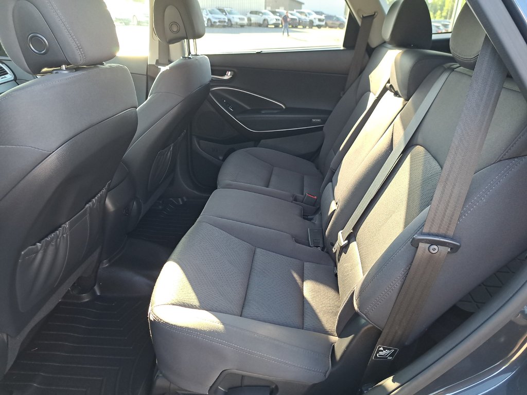 2017 Hyundai Santa Fe XL Premium in Hebbville, Nova Scotia - 11 - w1024h768px