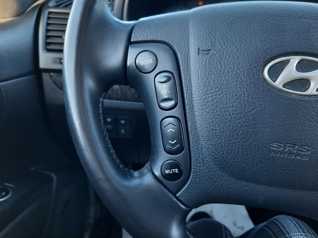 2009 Hyundai Santa Fe GLS in Hebbville, Nova Scotia - 11 - w1024h768px